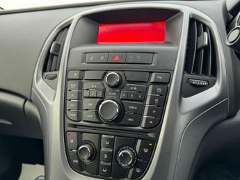 VAUXHALL ASTRA 1.6 Astra Exclusive Auto 5dr