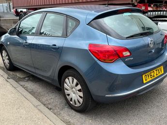 VAUXHALL ASTRA 1.6 Astra Exclusive Auto 5dr