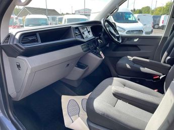 VOLKSWAGEN TRANSPORTER 2.0 TDI T30 AUTO  Highline Kombi Double Cab 5dr Diesel DSG FWD S