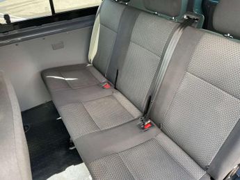 VOLKSWAGEN TRANSPORTER 2.0 TDI T30 AUTO  Highline Kombi Double Cab 5dr Diesel DSG FWD S