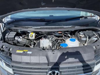 VOLKSWAGEN TRANSPORTER 2.0 TDI T30 AUTO  Highline Kombi Double Cab 5dr Diesel DSG FWD S