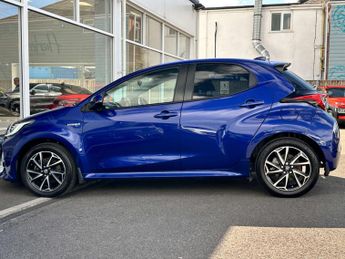 TOYOTA YARIS 1.5 Yaris Design HEV CVT 5dr