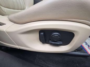 JAGUAR F-PACE 2.0 F-PACE Portfolio AWD D Auto 4WD 5dr