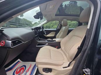 JAGUAR F-PACE 2.0 F-PACE Portfolio AWD D Auto 4WD 5dr