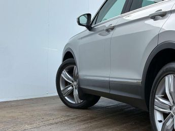 Volkswagen Tiguan 2.0 Tiguan SEL TDI BlueMotion Technology 4Motion Semi-Auto 4WD 5