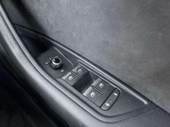 AUDI A4 1.4 TFSI S line Saloon 4dr Petrol S Tronic Euro 6 (s/s) (150 ps)