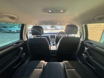 VOLKSWAGEN PASSAT 2.0 Passat SE Business TDI Semi-Auto 5dr