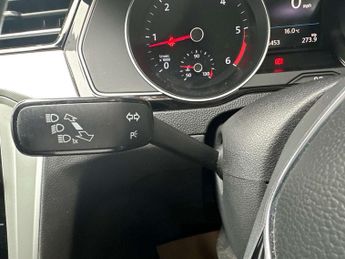 VOLKSWAGEN PASSAT 2.0 Passat SE Business TDI Semi-Auto 5dr