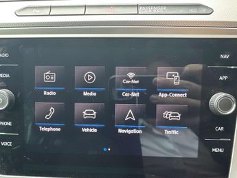 VOLKSWAGEN PASSAT 2.0 Passat SE Business TDI Semi-Auto 5dr