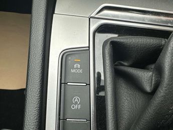 VOLKSWAGEN PASSAT 2.0 Passat SE Business TDI Semi-Auto 5dr