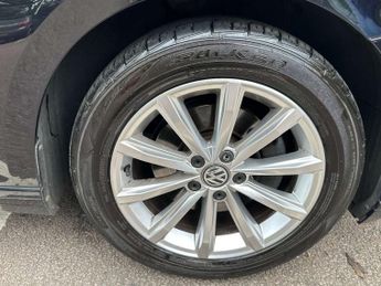 VOLKSWAGEN PASSAT 2.0 Passat SE Business TDI Semi-Auto 5dr