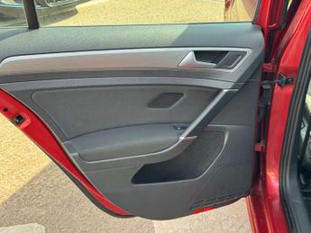 VOLKSWAGEN GOLF 1.6 Golf SE BlueMotion Technology TDI Semi-Automatic 5dr - NATIO