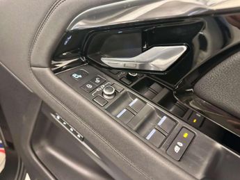 Land Rover RANGE ROVER EVOQUE 2.0 Range Rover Evoque R-Dynamic SE D Auto 4WD 5dr