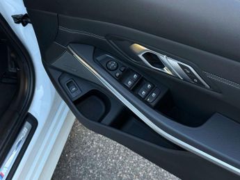 BMW 3 SERIES 2.0 330I M Sport Auto 5dr