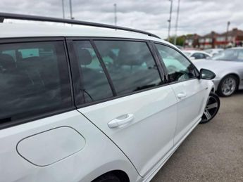 VOLKSWAGEN GOLF 2.0 Golf R TSi Semi-Auto 4WD 5dr
