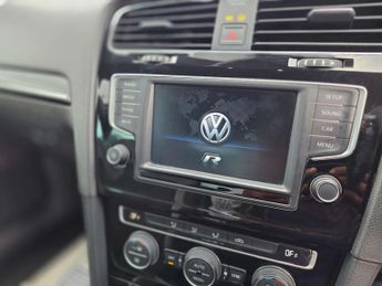 VOLKSWAGEN GOLF 2.0 Golf R TSi Semi-Auto 4WD 5dr