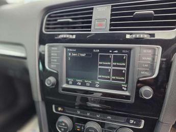 VOLKSWAGEN GOLF 2.0 Golf R TSi Semi-Auto 4WD 5dr