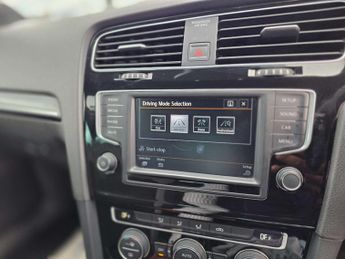 VOLKSWAGEN GOLF 2.0 Golf R TSi Semi-Auto 4WD 5dr