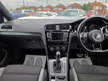 VOLKSWAGEN GOLF 2.0 Golf R TSi Semi-Auto 4WD 5dr