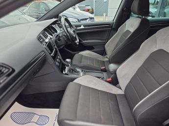 VOLKSWAGEN GOLF 2.0 Golf R TSi Semi-Auto 4WD 5dr