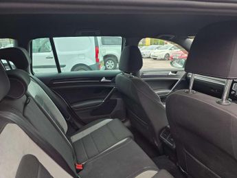 VOLKSWAGEN GOLF 2.0 Golf R TSi Semi-Auto 4WD 5dr