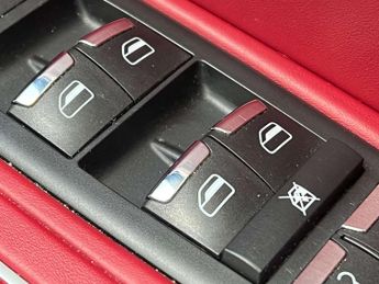 MASERATI LEVANTE 3.0D V6 SUV 5dr Diesel ZF 4WD Euro 6 (s/s) (275 ps)