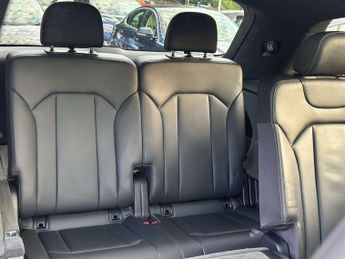 AUDI Q7 3.0 Q7 S Line TDI Quattro Auto 4WD 5dr