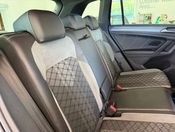 VOLKSWAGEN TIGUAN 1.5 Tiguan R-Line TSi Semi-Auto 5dr