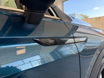 VOLKSWAGEN TIGUAN 1.5 Tiguan R-Line TSi Semi-Auto 5dr