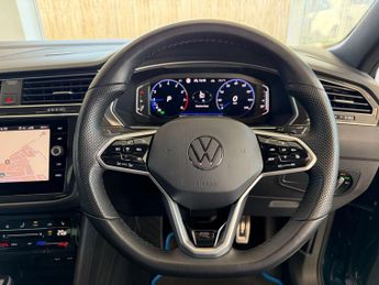 VOLKSWAGEN TIGUAN 1.5 Tiguan R-Line TSi Semi-Auto 5dr