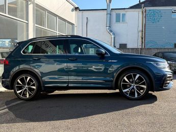VOLKSWAGEN TIGUAN 1.5 Tiguan R-Line TSi Semi-Auto 5dr