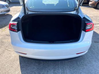 TESLA MODEL 3 Model 3 Long Range AWD 4WD 4dr