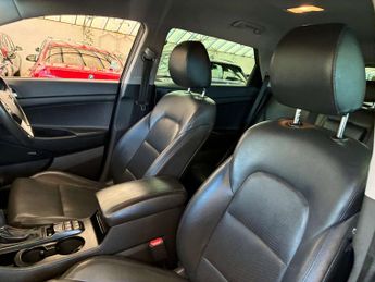 HYUNDAI TUCSON 1.6 Tucson Premium TGDi 2WD Semi-Auto 5dr