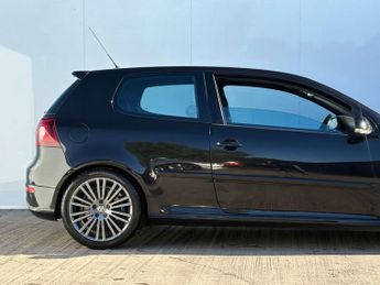 Volkswagen Golf 3.2 Golf R32 Semi-Auto 4WD 3dr