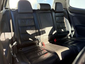 Volkswagen Golf 3.2 Golf R32 Semi-Auto 4WD 3dr