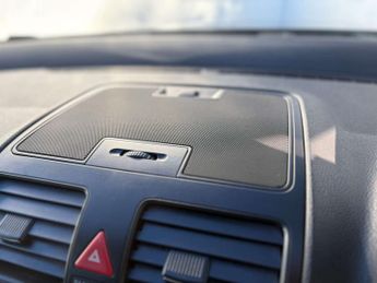 Volkswagen Golf 3.2 Golf R32 Semi-Auto 4WD 3dr