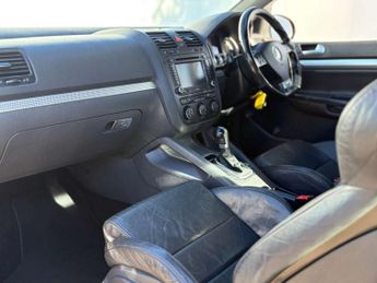 Volkswagen Golf 3.2 Golf R32 Semi-Auto 4WD 3dr