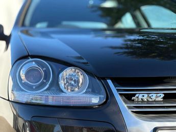 Volkswagen Golf 3.2 Golf R32 Semi-Auto 4WD 3dr