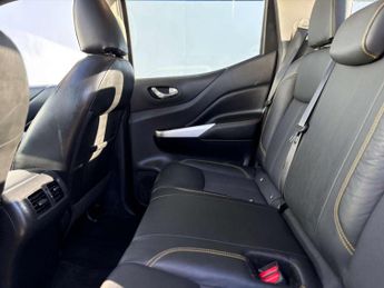 Nissan NAVARA 2.3 Navara N-Guard dCi Auto 4WD 5dr