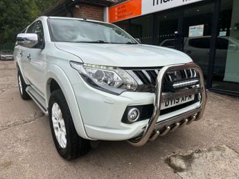 Mitsubishi L200 2.4 L200 Barbarian DI-D 4WD