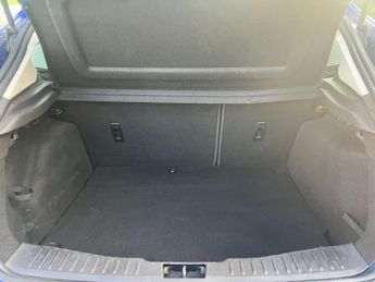 FORD FOCUS 1.6 Focus Titanium Navigator Auto 5dr