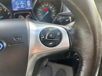 FORD FOCUS 1.6 Focus Titanium Navigator Auto 5dr