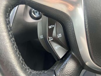 FORD FOCUS 1.6 Focus Titanium Navigator Auto 5dr