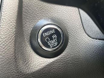 FORD FOCUS 1.6 Focus Titanium Navigator Auto 5dr