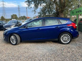 FORD FOCUS 1.6 Focus Titanium Navigator Auto 5dr