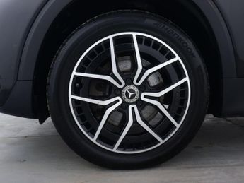 MERCEDES-BENZ EQB EQB 300 AMG Line Premium 4Matic 4WD 5dr