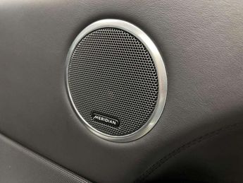 Land Rover RANGE ROVER 4.4 SD V8 Autobiography SUV 5dr Diesel Auto 4WD Euro 5 (339 ps)