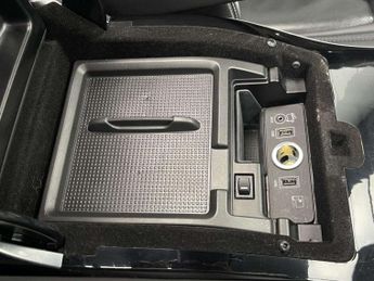 Land Rover RANGE ROVER 4.4 SD V8 Autobiography SUV 5dr Diesel Auto 4WD Euro 5 (339 ps)