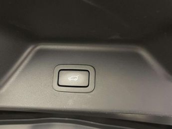 Land Rover RANGE ROVER 4.4 SD V8 Autobiography SUV 5dr Diesel Auto 4WD Euro 5 (339 ps)