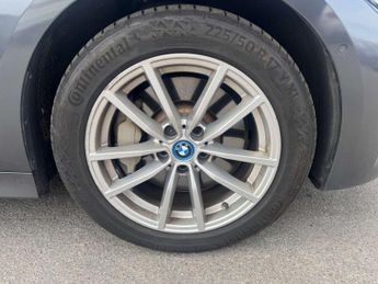 BMW 3 SERIES 2.0 330e SE Professional Auto 5dr